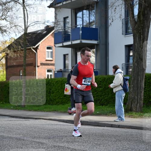 12.04.2026 - 45. Internationalen Wilhelmsburger Insellauf J. Mangold http://msf.ph/oto/9456125 12.04.2026 10:28:47 Ziel 2979, 3585, 4154, 3473, 4075, 4144, 5316, 3514, 2793, 3777, 4979, 4087, 3735, 3778, 4975 meine-sportfotos.de