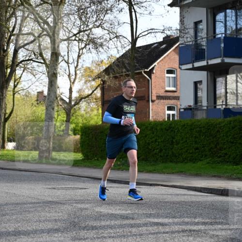 12.04.2026 - 45. Internationalen Wilhelmsburger Insellauf J. Mangold http://msf.ph/oto/9456153 12.04.2026 10:28:59 Ziel 4144, 5316, 3514, 2793, 3777, 4979, 4087, 3735, 3778, 4975, 4027, 5804, 3355, 4142, 2627 meine-sportfotos.de