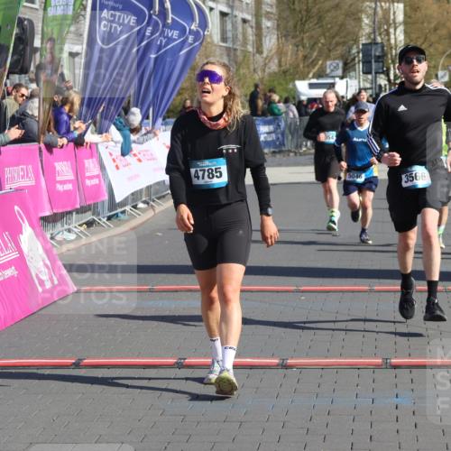 12.04.2026 - 45. Internationalen Wilhelmsburger Insellauf Strokosch-Dieckow http://msf.ph/oto/9456156 12.04.2026 10:45:34 Ziel 2899, 4785, 3566, 5037, 5046, 3747 meine-sportfotos.de