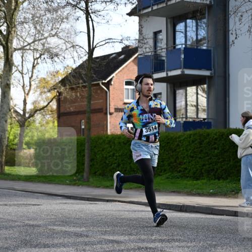 12.04.2026 - 45. Internationalen Wilhelmsburger Insellauf J. Mangold http://msf.ph/oto/9456175 12.04.2026 10:29:02 Ziel 5316, 3514, 2793, 3777, 4979, 4087, 3735, 3778, 4975, 4027, 5804, 3355, 4142, 2627 meine-sportfotos.de