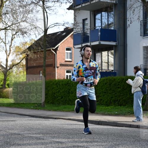 12.04.2026 - 45. Internationalen Wilhelmsburger Insellauf J. Mangold http://msf.ph/oto/9456176 12.04.2026 10:29:02 Ziel 5316, 3514, 2793, 3777, 4979, 4087, 3735, 3778, 4975, 4027, 5804, 3355, 4142, 2627 meine-sportfotos.de