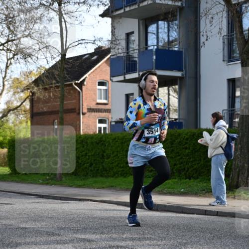 12.04.2026 - 45. Internationalen Wilhelmsburger Insellauf J. Mangold http://msf.ph/oto/9456177 12.04.2026 10:29:02 Ziel 5316, 3514, 2793, 3777, 4979, 4087, 3735, 3778, 4975, 4027, 5804, 3355, 4142, 2627 meine-sportfotos.de