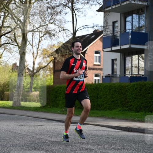 12.04.2026 - 45. Internationalen Wilhelmsburger Insellauf J. Mangold http://msf.ph/oto/9456186 12.04.2026 10:29:05 Ziel 5316, 3514, 2793, 3777, 4979, 4087, 3735, 3778, 4975, 4027, 5804, 3355, 4142, 2627 meine-sportfotos.de