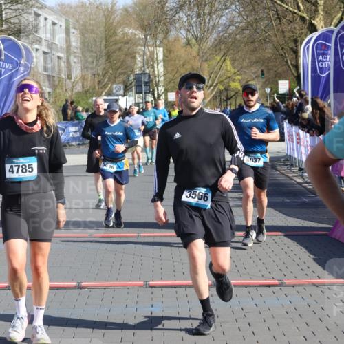12.04.2026 - 45. Internationalen Wilhelmsburger Insellauf Strokosch-Dieckow http://msf.ph/oto/9456187 12.04.2026 10:45:35 Ziel 2899, 4785, 3566, 5037, 5046, 3747, 3054 meine-sportfotos.de
