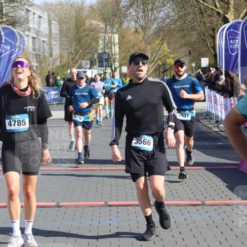 12.04.2026 - 45. Internationalen Wilhelmsburger Insellauf Strokosch-Dieckow http://msf.ph/oto/9456197 12.04.2026 10:45:35 Ziel 2899, 4785, 3566, 5037, 5046, 3747, 3054 meine-sportfotos.de