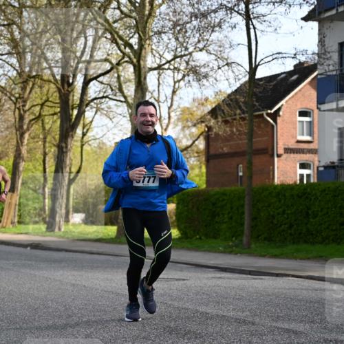 12.04.2026 - 45. Internationalen Wilhelmsburger Insellauf J. Mangold http://msf.ph/oto/9456202 12.04.2026 10:29:07 Ziel 3514, 2793, 3777, 4979, 4087, 3735, 3778, 4975, 4027, 5804, 3355, 4142, 2627, 3542 meine-sportfotos.de