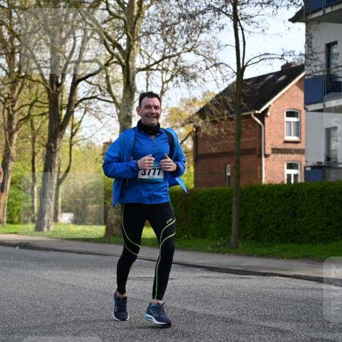 12.04.2026 - 45. Internationalen Wilhelmsburger Insellauf J. Mangold http://msf.ph/oto/9456203 12.04.2026 10:29:07 Ziel 3514, 2793, 3777, 4979, 4087, 3735, 3778, 4975, 4027, 5804, 3355, 4142, 2627, 3542 meine-sportfotos.de
