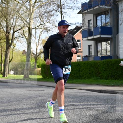 12.04.2026 - 45. Internationalen Wilhelmsburger Insellauf J. Mangold http://msf.ph/oto/9456218 12.04.2026 10:29:13 Ziel 2793, 3777, 4979, 4087, 3735, 3778, 4975, 4027, 5804, 3355, 4142, 2627, 3542, 4511, 5459 meine-sportfotos.de
