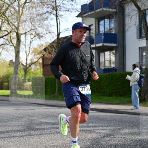 12.04.2026 - 45. Internationalen Wilhelmsburger Insellauf J. Mangold http://msf.ph/oto/9456220 12.04.2026 10:29:13 Ziel 2793, 3777, 4979, 4087, 3735, 3778, 4975, 4027, 5804, 3355, 4142, 2627, 3542, 4511, 5459 meine-sportfotos.de