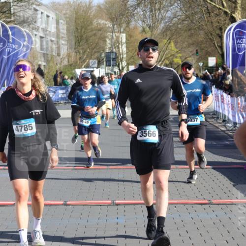 12.04.2026 - 45. Internationalen Wilhelmsburger Insellauf Strokosch-Dieckow http://msf.ph/oto/9456226 12.04.2026 10:45:35 Ziel 2899, 4785, 3566, 5037, 5046, 3747, 3054 meine-sportfotos.de