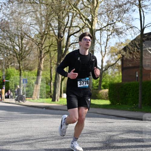 12.04.2026 - 45. Internationalen Wilhelmsburger Insellauf J. Mangold http://msf.ph/oto/9456227 12.04.2026 10:29:18 Ziel 4979, 4087, 3735, 3778, 4975, 4027, 5804, 3355, 3355, 4142, 2627, 3542, 3542, 4511, 5459, 4670 meine-sportfotos.de