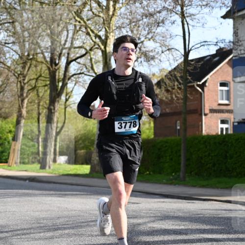 12.04.2026 - 45. Internationalen Wilhelmsburger Insellauf J. Mangold http://msf.ph/oto/9456230 12.04.2026 10:29:18 Ziel 4979, 4087, 3735, 3778, 4975, 4027, 5804, 3355, 3355, 4142, 2627, 3542, 3542, 4511, 5459, 4670 meine-sportfotos.de