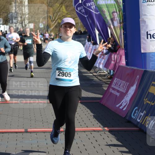 12.04.2026 - 45. Internationalen Wilhelmsburger Insellauf Strokosch-Dieckow http://msf.ph/oto/9456231 12.04.2026 11:02:53 Ziel 2418, 2398, 4595, 4597 meine-sportfotos.de