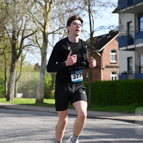 12.04.2026 - 45. Internationalen Wilhelmsburger Insellauf J. Mangold http://msf.ph/oto/9456233 12.04.2026 10:29:19 Ziel 3735, 3778, 4975, 4027, 5804, 3355, 4142, 2627, 3542, 4511, 5459, 4670 meine-sportfotos.de