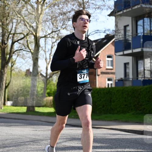 12.04.2026 - 45. Internationalen Wilhelmsburger Insellauf J. Mangold http://msf.ph/oto/9456234 12.04.2026 10:29:19 Ziel 3735, 3778, 4975, 4027, 5804, 3355, 4142, 2627, 3542, 4511, 5459, 4670 meine-sportfotos.de