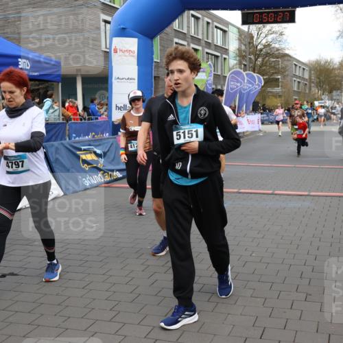 12.04.2026 - 45. Internationalen Wilhelmsburger Insellauf Strokosch-Dieckow http://msf.ph/oto/9456245 12.04.2026 13:03:26 Ziel 5151 meine-sportfotos.de