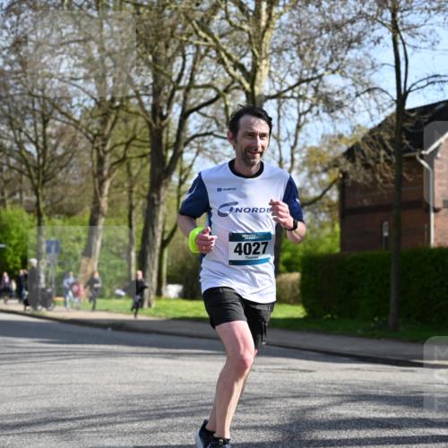 12.04.2026 - 45. Internationalen Wilhelmsburger Insellauf J. Mangold http://msf.ph/oto/9456264 12.04.2026 10:29:27 Ziel 3778, 4975, 4027, 5804, 3355, 4142, 2627, 3542, 4511, 5459, 4670, 4904 meine-sportfotos.de