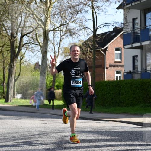 12.04.2026 - 45. Internationalen Wilhelmsburger Insellauf J. Mangold http://msf.ph/oto/9456271 12.04.2026 10:29:32 Ziel 4975, 4027, 5804, 3355, 4142, 2627, 3542, 4511, 5459, 4670, 4904, 5534, 3845 meine-sportfotos.de