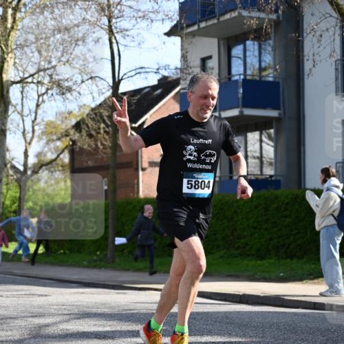 12.04.2026 - 45. Internationalen Wilhelmsburger Insellauf J. Mangold http://msf.ph/oto/9456280 12.04.2026 10:29:33 Ziel 4975, 4027, 5804, 3355, 4142, 2627, 3542, 4511, 4511, 5459, 4670, 4904, 5534, 3845 meine-sportfotos.de
