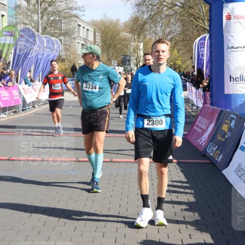 12.04.2026 - 45. Internationalen Wilhelmsburger Insellauf Strokosch-Dieckow http://msf.ph/oto/9456293 12.04.2026 10:45:47 Ziel 2300, 3334, 4958, 3500, 4928, 4333, 2301, 2995 meine-sportfotos.de