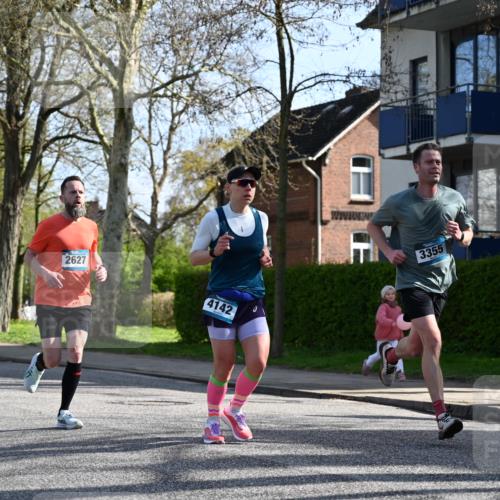 12.04.2026 - 45. Internationalen Wilhelmsburger Insellauf J. Mangold http://msf.ph/oto/9456297 12.04.2026 10:29:35 Ziel 4027, 5804, 3355, 4142, 2627, 3542, 4511, 5459, 5459, 4670, 4904, 5534, 3845, 5052, 4275 meine-sportfotos.de