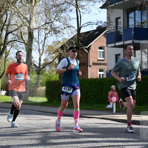 12.04.2026 - 45. Internationalen Wilhelmsburger Insellauf J. Mangold http://msf.ph/oto/9456298 12.04.2026 10:29:35 Ziel 4027, 5804, 3355, 4142, 2627, 3542, 4511, 5459, 5459, 4670, 4904, 5534, 3845, 5052, 4275 meine-sportfotos.de