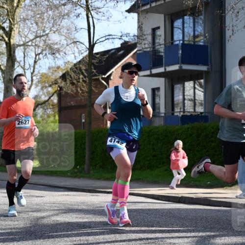 12.04.2026 - 45. Internationalen Wilhelmsburger Insellauf J. Mangold http://msf.ph/oto/9456304 12.04.2026 10:29:36 Ziel 4027, 5804, 3355, 4142, 2627, 3542, 4511, 5459, 4670, 4904, 5534, 3845, 5052, 4275, 4748, 4749 meine-sportfotos.de