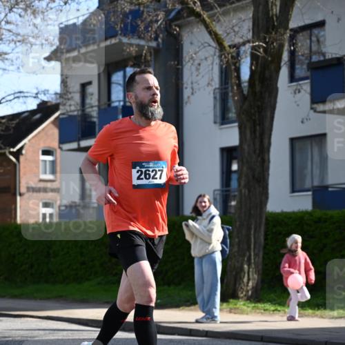 12.04.2026 - 45. Internationalen Wilhelmsburger Insellauf J. Mangold http://msf.ph/oto/9456310 12.04.2026 10:29:37 Ziel 4027, 5804, 3355, 4142, 2627, 3542, 4511, 5459, 4670, 4904, 5534, 3845, 5052, 4275, 4748, 4749 meine-sportfotos.de