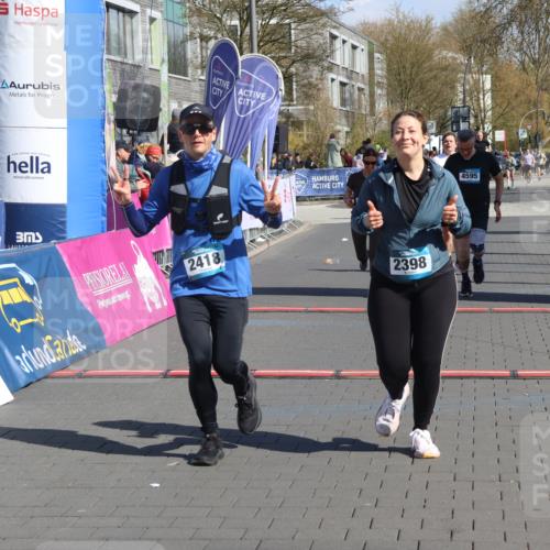 12.04.2026 - 45. Internationalen Wilhelmsburger Insellauf Strokosch-Dieckow http://msf.ph/oto/9456325 12.04.2026 11:02:56 Ziel 2418, 2398, 4595, 4597, 4825 meine-sportfotos.de