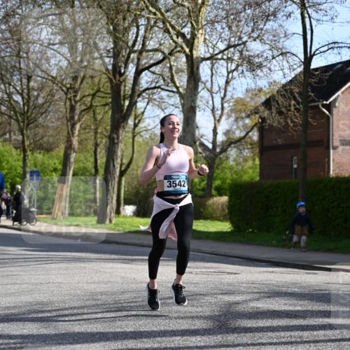 12.04.2026 - 45. Internationalen Wilhelmsburger Insellauf J. Mangold http://msf.ph/oto/9456334 12.04.2026 10:29:45 Ziel 4142, 2627, 3542, 4511, 5459, 4670, 4904, 5534, 3845, 5052, 4275, 4748, 4749, 3081, 3958, 4340 meine-sportfotos.de