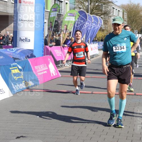 12.04.2026 - 45. Internationalen Wilhelmsburger Insellauf Strokosch-Dieckow http://msf.ph/oto/9456340 12.04.2026 10:45:49 Ziel 4958, 3500, 4928, 4333, 2301, 2995, 2134 meine-sportfotos.de