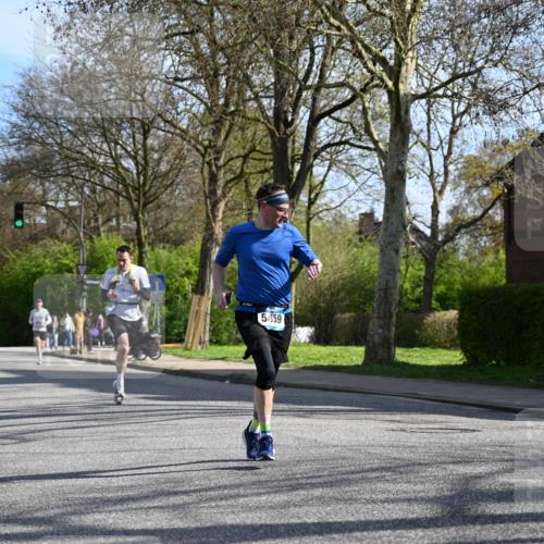 12.04.2026 - 45. Internationalen Wilhelmsburger Insellauf J. Mangold http://msf.ph/oto/9456350 12.04.2026 10:29:47 Ziel 3542, 4511, 5459, 4670, 4904, 5534, 3845, 5052, 4275, 4748, 4749, 3081, 3958, 4340, 2317 meine-sportfotos.de