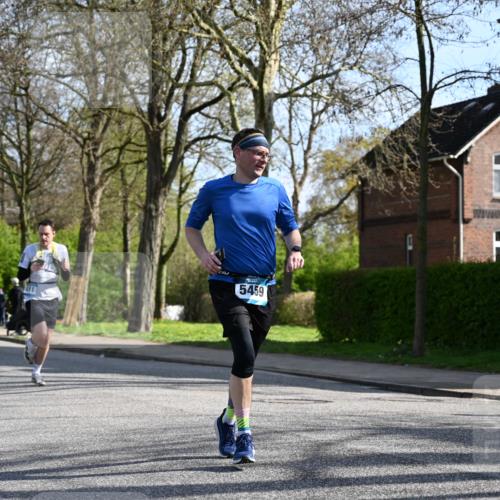 12.04.2026 - 45. Internationalen Wilhelmsburger Insellauf J. Mangold http://msf.ph/oto/9456361 12.04.2026 10:29:48 Ziel 3542, 4511, 5459, 4670, 4904, 5534, 3845, 5052, 4275, 4748, 4749, 4748, 4749, 3081, 3958, 4340, 2317 meine-sportfotos.de