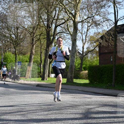 12.04.2026 - 45. Internationalen Wilhelmsburger Insellauf J. Mangold http://msf.ph/oto/9456372 12.04.2026 10:29:49 Ziel 3542, 4511, 5459, 4670, 4904, 5534, 3845, 5052, 4275, 4748, 4749, 3081, 3958, 4340, 2317 meine-sportfotos.de