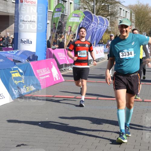 12.04.2026 - 45. Internationalen Wilhelmsburger Insellauf Strokosch-Dieckow http://msf.ph/oto/9456383 12.04.2026 10:45:49 Ziel 4958, 3500, 4928, 4333, 2301, 2995, 2134 meine-sportfotos.de