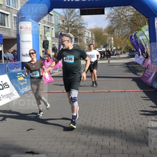 12.04.2026 - 45. Internationalen Wilhelmsburger Insellauf Strokosch-Dieckow http://msf.ph/oto/9456391 12.04.2026 11:02:59 Ziel 4595, 4597, 4825 meine-sportfotos.de