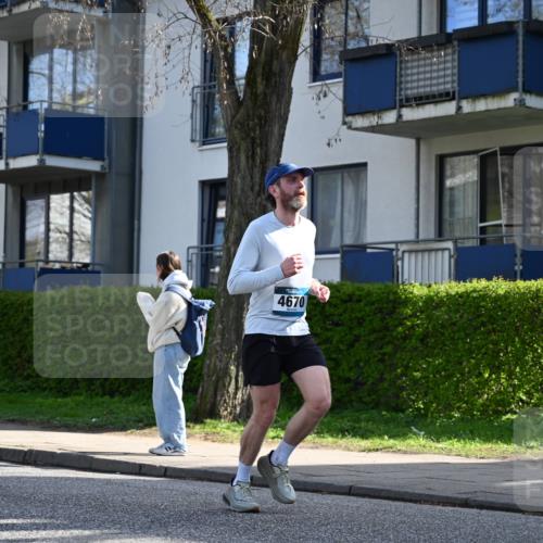 12.04.2026 - 45. Internationalen Wilhelmsburger Insellauf J. Mangold http://msf.ph/oto/9456392 12.04.2026 10:29:57 Ziel 4511, 5459, 4670, 4904, 5534, 3845, 5052, 4275, 4748, 4749, 3081, 3958, 4340, 2317, 5841, 5236, 4713 meine-sportfotos.de