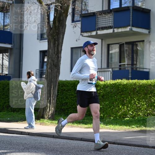 12.04.2026 - 45. Internationalen Wilhelmsburger Insellauf J. Mangold http://msf.ph/oto/9456395 12.04.2026 10:29:57 Ziel 4511, 5459, 4670, 4904, 5534, 3845, 5052, 4275, 4748, 4749, 3081, 3958, 4340, 2317, 5841, 5236, 4713 meine-sportfotos.de