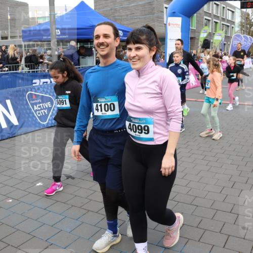 12.04.2026 - 45. Internationalen Wilhelmsburger Insellauf Strokosch-Dieckow http://msf.ph/oto/9456396 12.04.2026 13:03:20 Ziel 4100, 4099 meine-sportfotos.de