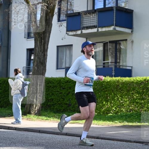 12.04.2026 - 45. Internationalen Wilhelmsburger Insellauf J. Mangold http://msf.ph/oto/9456397 12.04.2026 10:29:57 Ziel 4511, 5459, 4670, 4904, 5534, 3845, 5052, 4275, 4748, 4749, 3081, 3958, 4340, 2317, 5841, 5236, 4713 meine-sportfotos.de