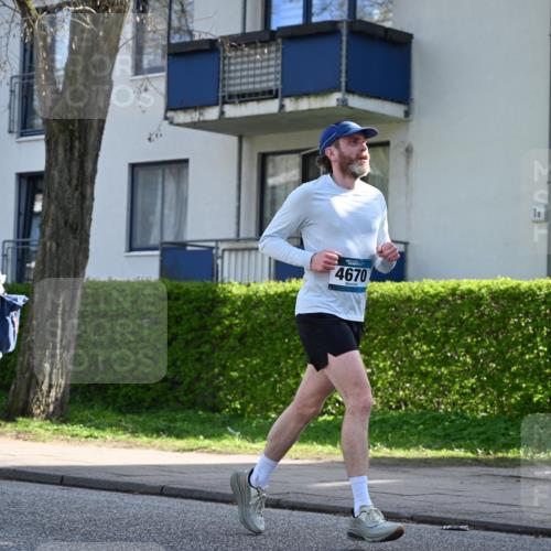 12.04.2026 - 45. Internationalen Wilhelmsburger Insellauf J. Mangold http://msf.ph/oto/9456400 12.04.2026 10:29:58 Ziel 4511, 5459, 4670, 4904, 5534, 3845, 5052, 4275, 5052, 4275, 4748, 4749, 3081, 3958, 4340, 2317, 2317, 5841, 5236, 4713, 2323 meine-sportfotos.de