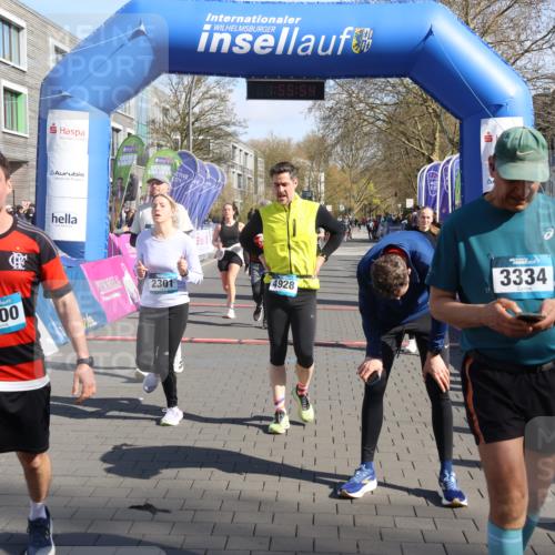 12.04.2026 - 45. Internationalen Wilhelmsburger Insellauf Strokosch-Dieckow http://msf.ph/oto/9456401 12.04.2026 10:45:53 Ziel 4928, 4333, 2301, 2995, 2134, 3369, 4635, 3772 meine-sportfotos.de