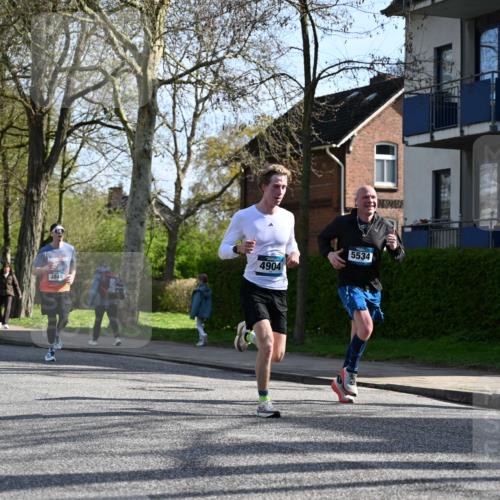12.04.2026 - 45. Internationalen Wilhelmsburger Insellauf J. Mangold http://msf.ph/oto/9456404 12.04.2026 10:30:08 Ziel 4904, 5534, 3845, 5052, 4275, 4748, 4749, 3081, 3958, 4340, 2317, 5841, 5236, 4713, 2323, 4787 meine-sportfotos.de