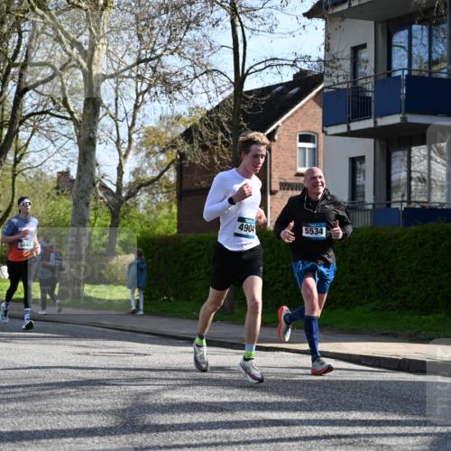 12.04.2026 - 45. Internationalen Wilhelmsburger Insellauf J. Mangold http://msf.ph/oto/9456406 12.04.2026 10:30:08 Ziel 4904, 5534, 3845, 5052, 4275, 4748, 4749, 3081, 3958, 4340, 2317, 5841, 5236, 4713, 2323, 4787 meine-sportfotos.de