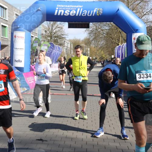 12.04.2026 - 45. Internationalen Wilhelmsburger Insellauf Strokosch-Dieckow http://msf.ph/oto/9456411 12.04.2026 10:45:53 Ziel 4928, 4333, 2301, 2995, 2134, 3369, 4635, 3772 meine-sportfotos.de
