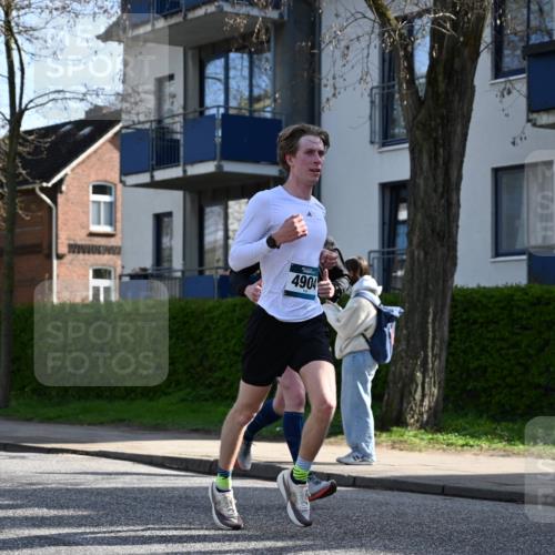 12.04.2026 - 45. Internationalen Wilhelmsburger Insellauf J. Mangold http://msf.ph/oto/9456417 12.04.2026 10:30:09 Ziel 4904, 5534, 3845, 5052, 4275, 4748, 4749, 3081, 3958, 4340, 2317, 5841, 5236, 4713, 2323, 4787, 3095 meine-sportfotos.de