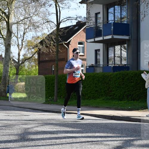 12.04.2026 - 45. Internationalen Wilhelmsburger Insellauf J. Mangold http://msf.ph/oto/9456422 12.04.2026 10:30:10 Ziel 4904, 5534, 3845, 5052, 4275, 4748, 4749, 3081, 3958, 4340, 2317, 2317, 5841, 5236, 4713, 2323, 2323, 4787, 3095 meine-sportfotos.de