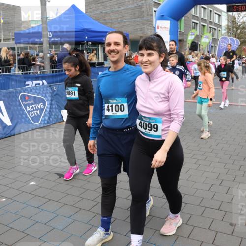 12.04.2026 - 45. Internationalen Wilhelmsburger Insellauf Strokosch-Dieckow http://msf.ph/oto/9456431 12.04.2026 13:03:20 Ziel 4100, 4099 meine-sportfotos.de