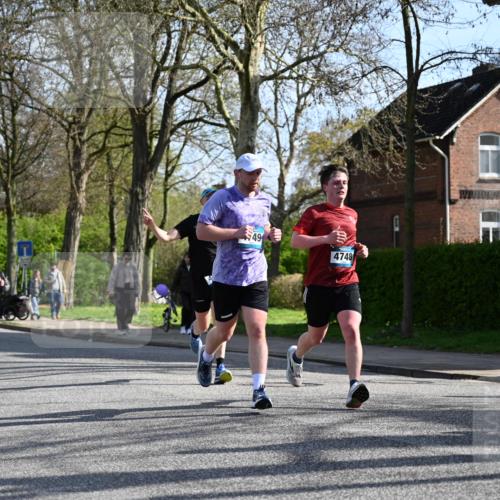 12.04.2026 - 45. Internationalen Wilhelmsburger Insellauf J. Mangold http://msf.ph/oto/9456441 12.04.2026 10:30:14 Ziel 4904, 5534, 3845, 5052, 4275, 4748, 4749, 3081, 3958, 4340, 2317, 5841, 5236, 5841, 5236, 4713, 2323, 4787, 3095, 3016 meine-sportfotos.de