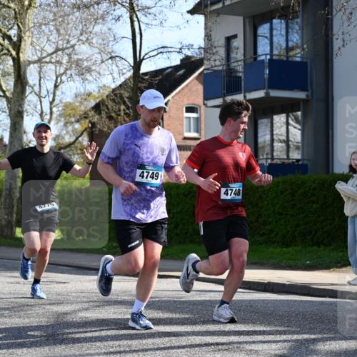 12.04.2026 - 45. Internationalen Wilhelmsburger Insellauf J. Mangold http://msf.ph/oto/9456456 12.04.2026 10:30:14 Ziel 4904, 5534, 3845, 5052, 4275, 4748, 4749, 3081, 3958, 4340, 2317, 5841, 5236, 5841, 5236, 4713, 2323, 4787, 3095, 3016 meine-sportfotos.de